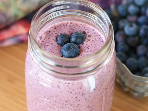 2271701-healthy-blueberry-breakfast-smoothie-France-C-4x3-1-404b25a22de74d35a90f4bb95f5c7c15