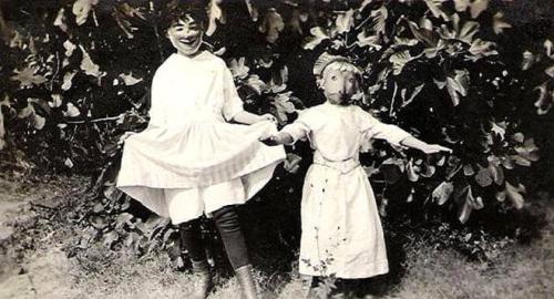 creepy old costumes 89