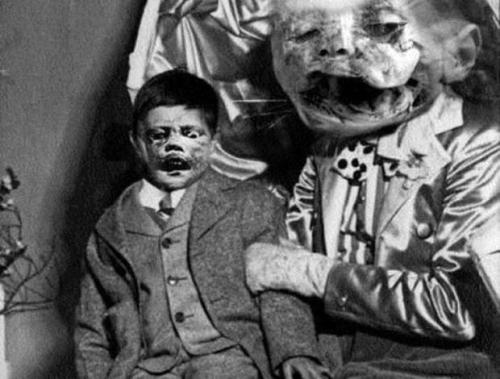 creepy old costumes 45