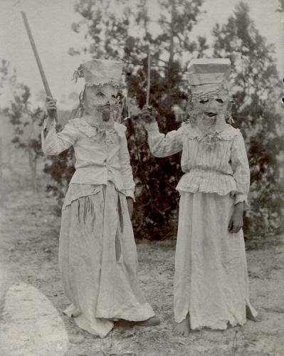 creepy old costumes 37