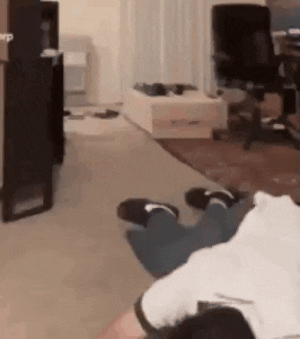 tenor_10007966496574564059_mediumgif