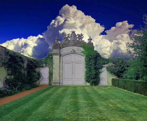 RDT_20251211_1330048256694543247450090