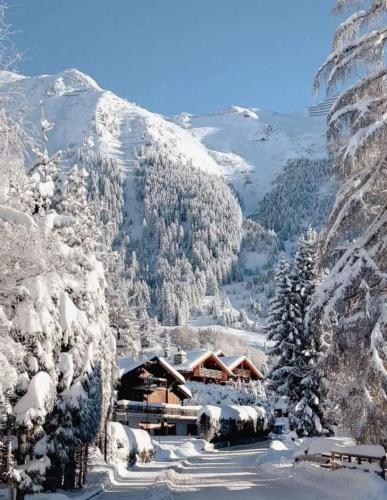 RDT_20251209_0852197926858768415744144