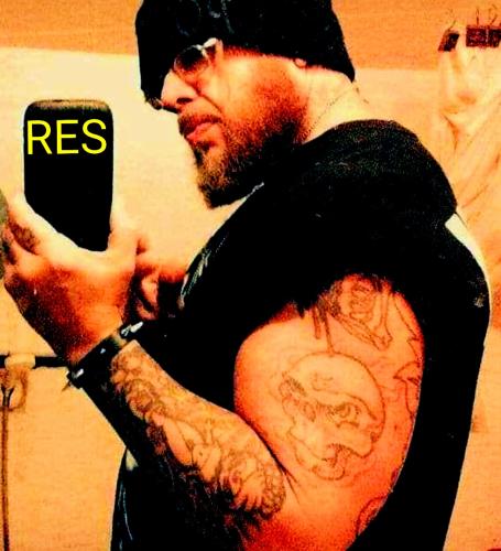 Screenshot_20251224_230534_Photos~2