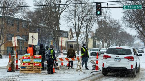 minneapolis-anti-ice-neighborhood-checkpoint-barricade-feb-2026[2]