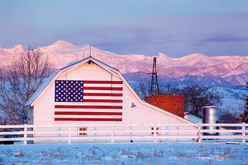 american-flag-barn
