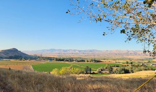 beautiflul treasure valley SAVE