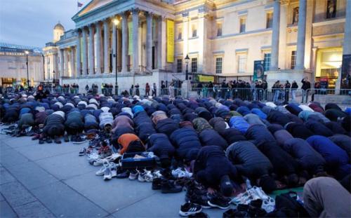 000a-Iftar-020-Politics