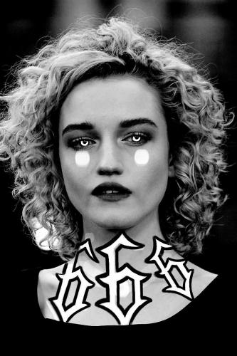 Julia Garner~6