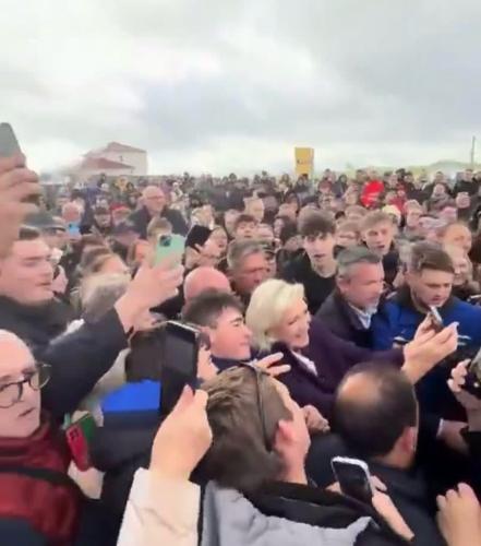 E5666BDD-E668-423B-A535-DC6AD92ABCFF