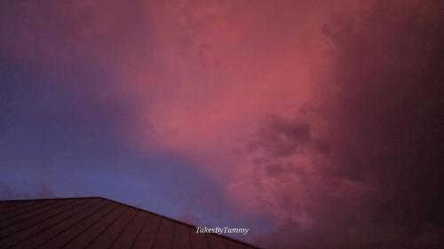 Conflicting sunrise - be nice, or rain?