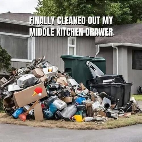 middle-kitchen-drawer
