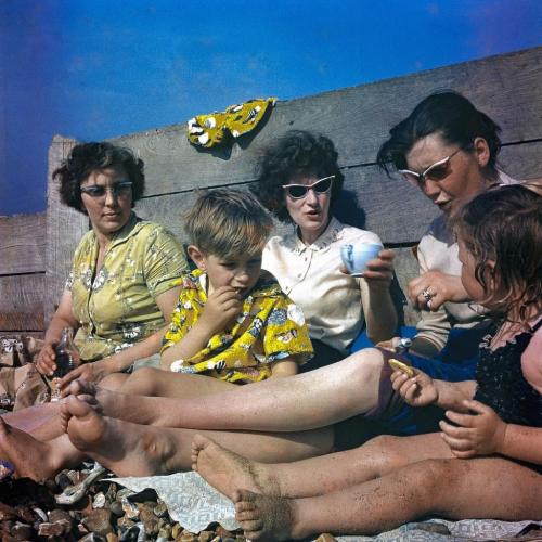 seaside-photographed-exibart-street-photography-07