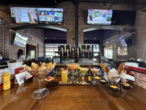 Sandlot Sports Bar3