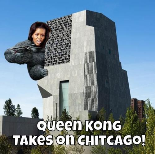 Queen Kong takes on Chitcago.768px