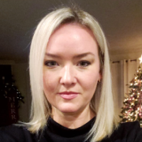 Lindsay L Jackson