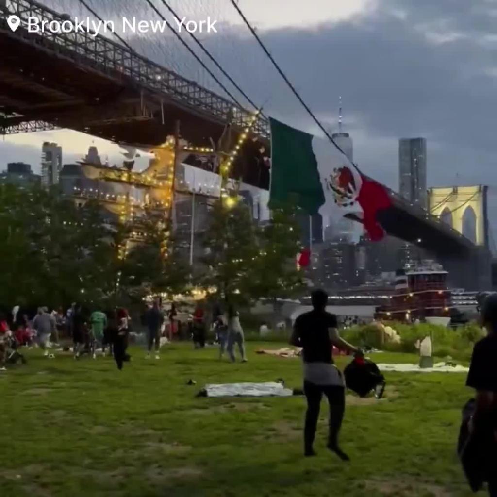 Mexican Navy Ship Crashes Into The Brooklyn Bridge